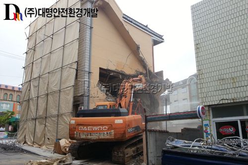부산 연제구 거제동 근린생활시설 철거공사