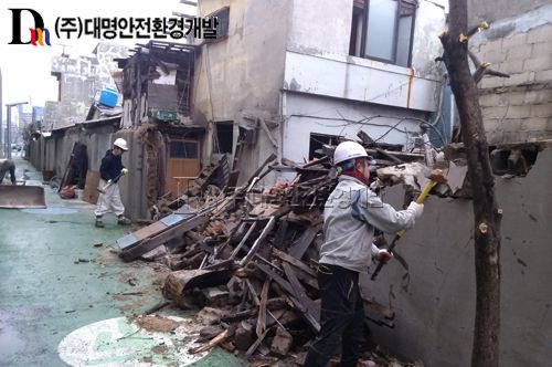 부산 동구 좌천동 매축지 폐공가 철거 및 정비공사 
