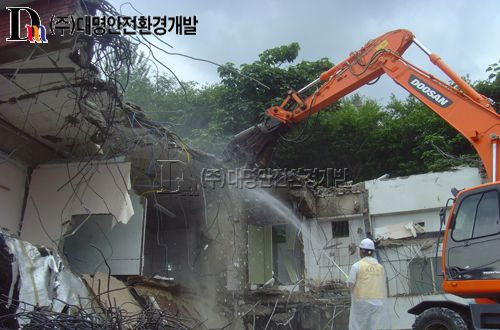 울산 울주군 정토사 관자재병원 증축공사 중 철거공사