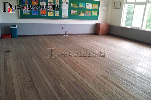 경남 밀양시 삼내면 밀양 동강중학교 시설개선공사 중 마루판철거공사 
